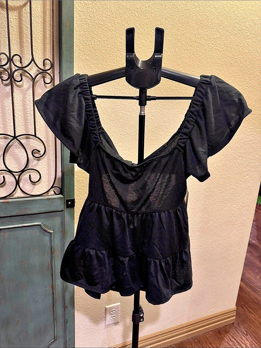 Altar'd State Black Ruffle Tie Back Top Size Large NWT